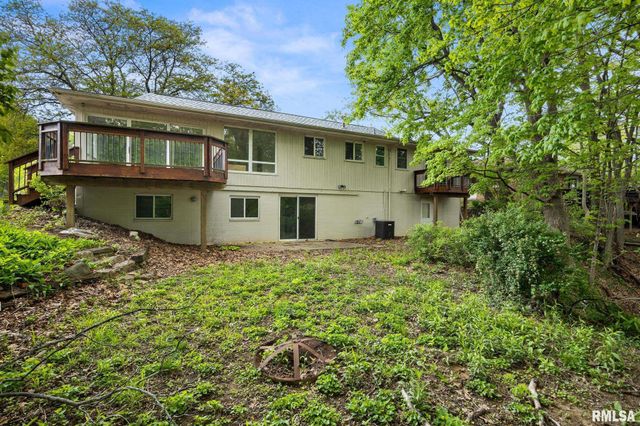 200 CAMPANILE Drive, East Peoria, IL 61611