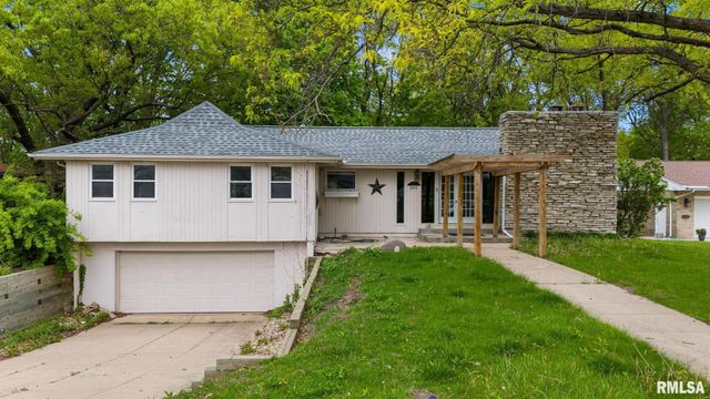 200 CAMPANILE Drive, East Peoria, IL 61611