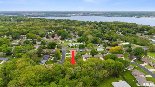 200 CAMPANILE Drive, East Peoria, IL 61611