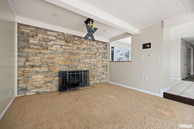 200 CAMPANILE Drive, East Peoria, IL 61611