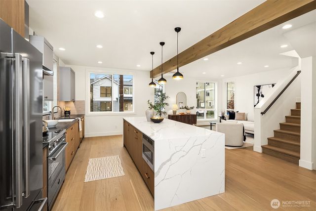 4406 1st Avenue NE, Seattle, WA 98105