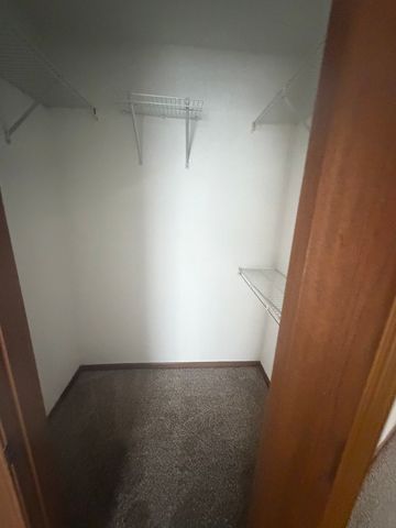 690 GREENFIELD Court B1, Bartlett, IL 60103