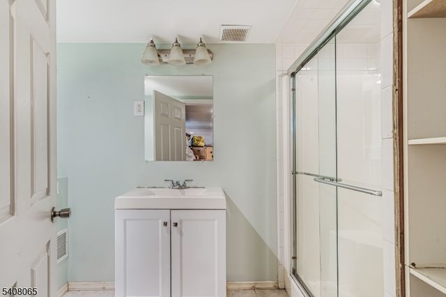 108 Lake Ave, Newton Town, NJ 07860