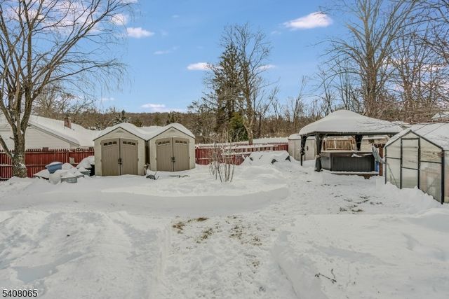 108 Lake Ave, Newton Town, NJ 07860