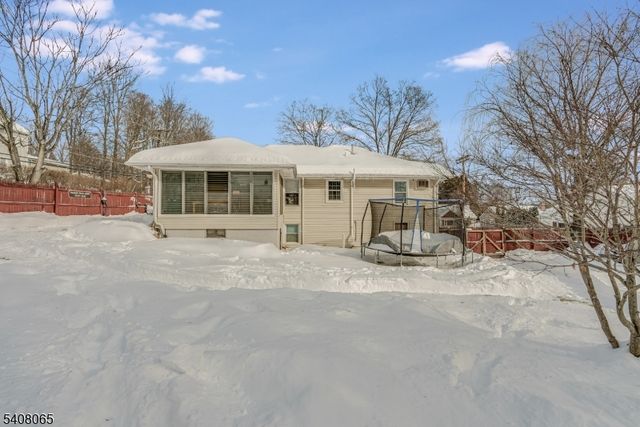 108 Lake Ave, Newton Town, NJ 07860