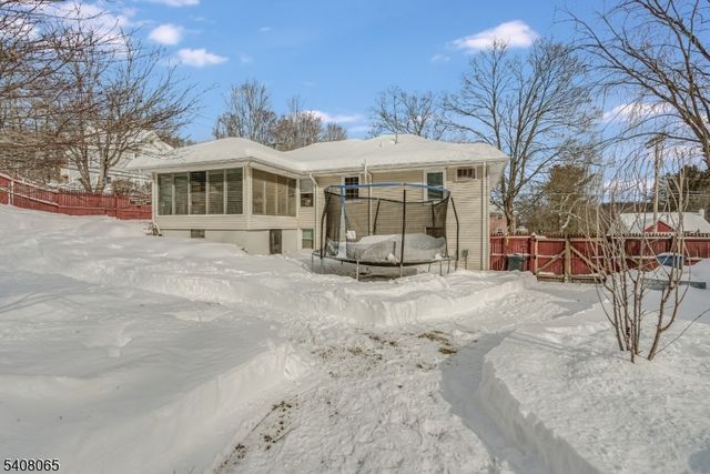 108 Lake Ave, Newton Town, NJ 07860