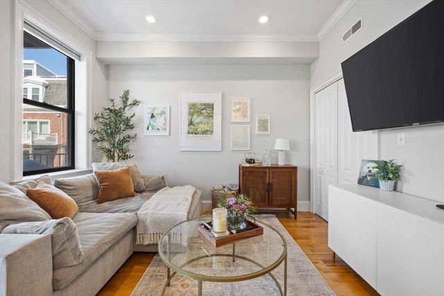 109 N St 3, Boston, MA 02127