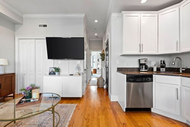 109 N St 3, Boston, MA 02127