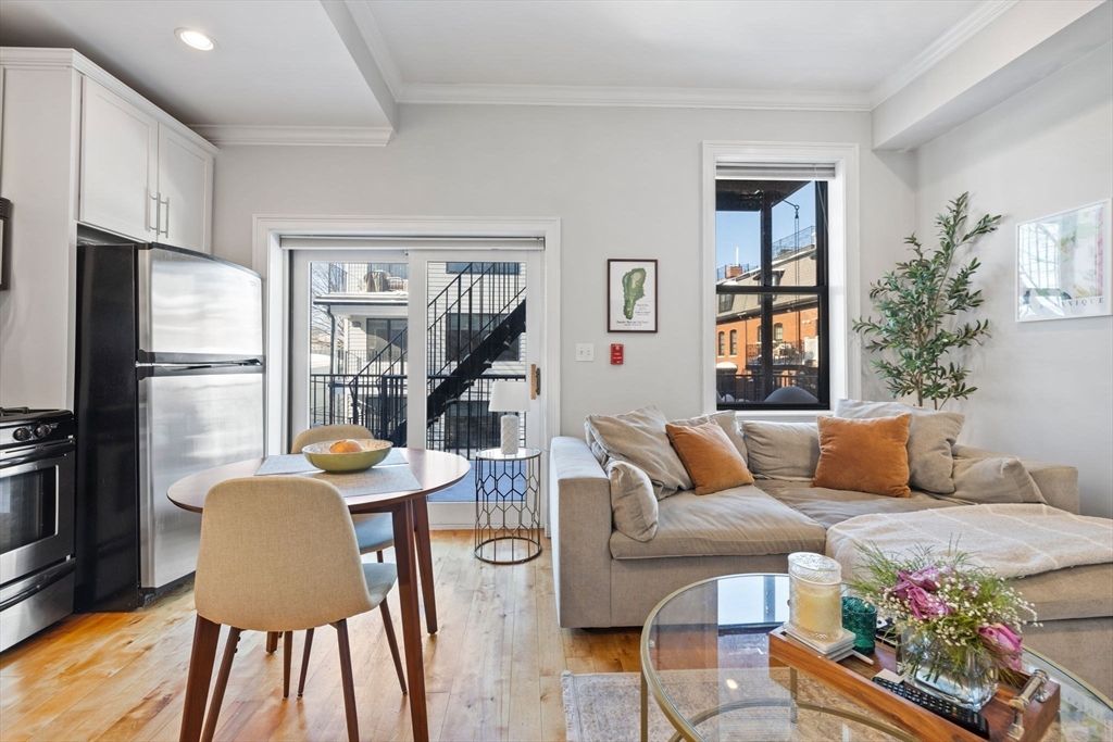 109 N St 3, Boston, MA 02127