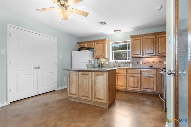 1435 County Road 220, Killeen, TX 76549