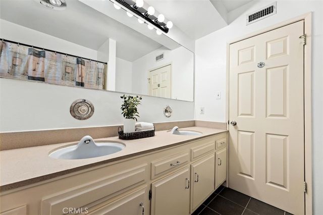 10527 Colebrook Street, Shadow Hills, CA 91040