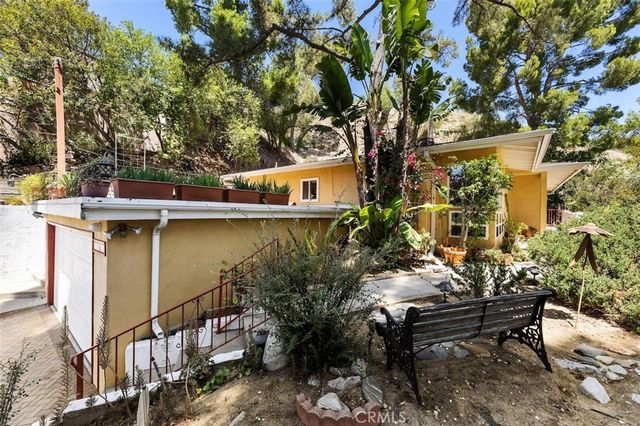 10527 Colebrook Street, Shadow Hills, CA 91040