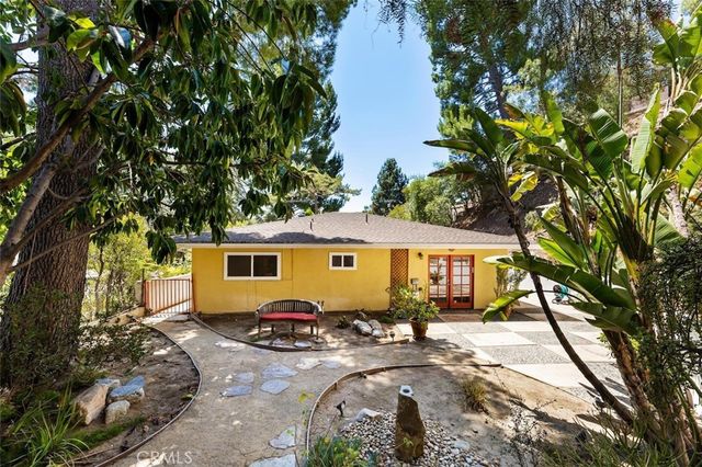 10527 Colebrook Street, Shadow Hills, CA 91040