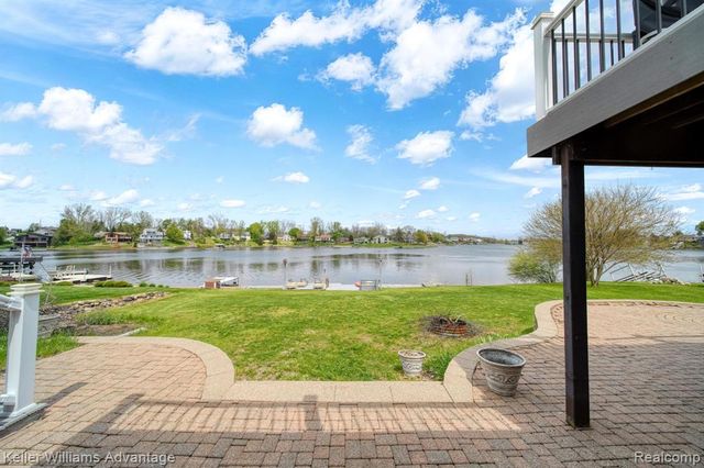 13980 Grandpoint Circle, Cement City, MI 49233
