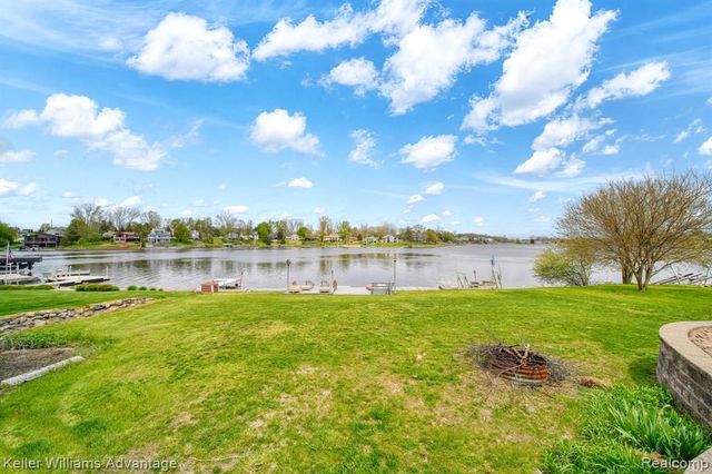 13980 Grandpoint Circle, Cement City, MI 49233