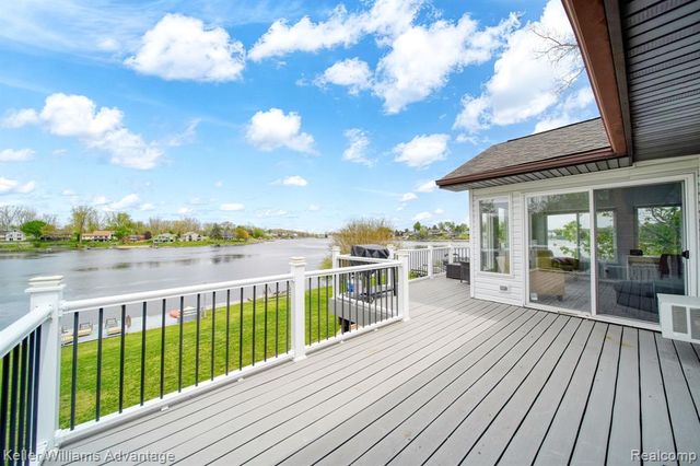 13980 Grandpoint Circle, Cement City, MI 49233