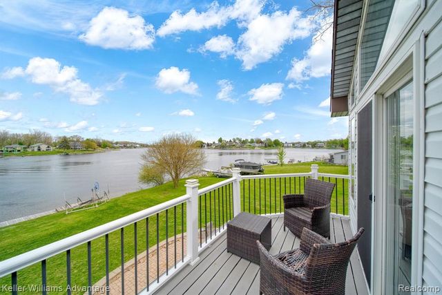 13980 Grandpoint Circle, Cement City, MI 49233