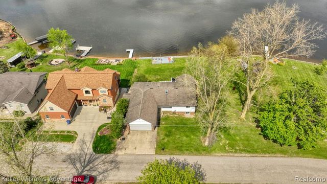 13980 Grandpoint Circle, Cement City, MI 49233