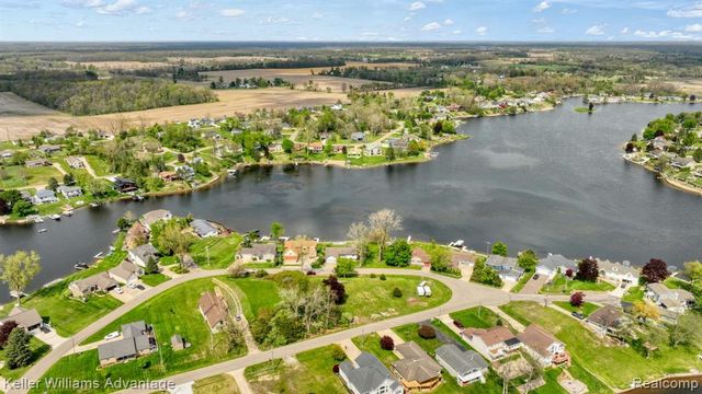 13980 Grandpoint Circle, Cement City, MI 49233