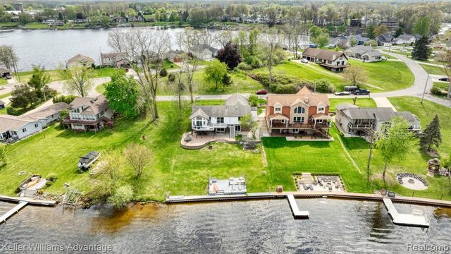 13980 Grandpoint Circle, Cement City, MI 49233