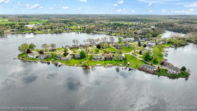 13980 Grandpoint Circle, Cement City, MI 49233