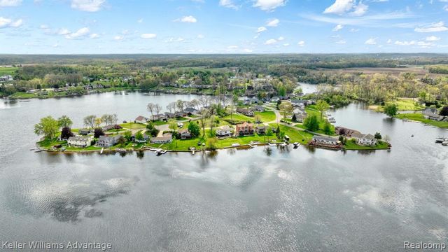 13980 Grandpoint Circle, Cement City, MI 49233