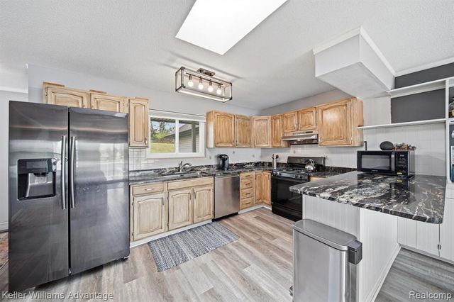 13980 Grandpoint Circle, Cement City, MI 49233