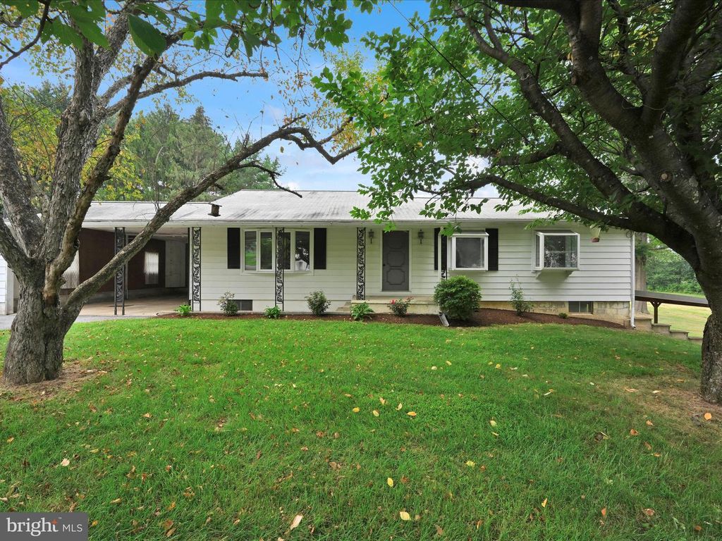 15 NEW BUNKER HILL RD, Lebanon, PA 17046