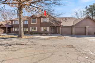 2513 E Lakeshore Drive 7, Crown Point, IN 46307