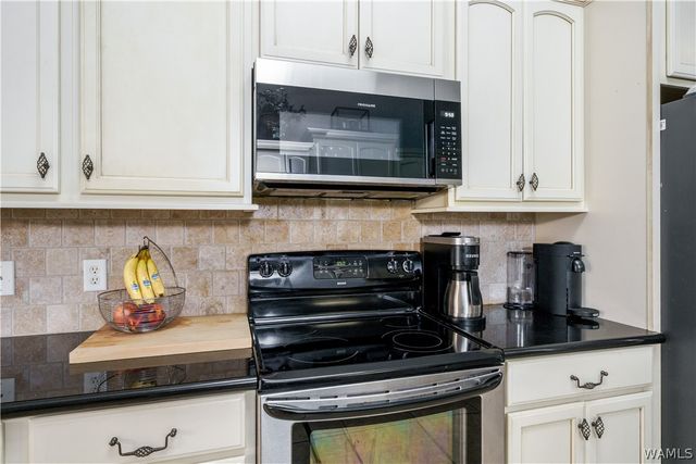 4416 Drapers, Northport, AL 35473