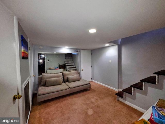 367 LONGSHORE AVE, Philadelphia, PA 19111