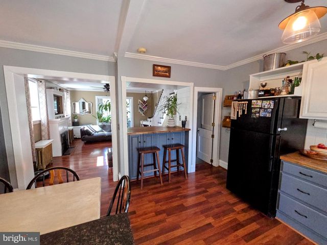 367 LONGSHORE AVE, Philadelphia, PA 19111