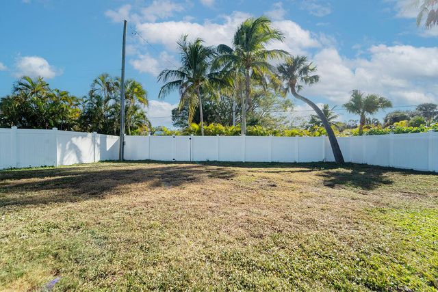 443 SE Dolphin Drive, Stuart, FL 34996