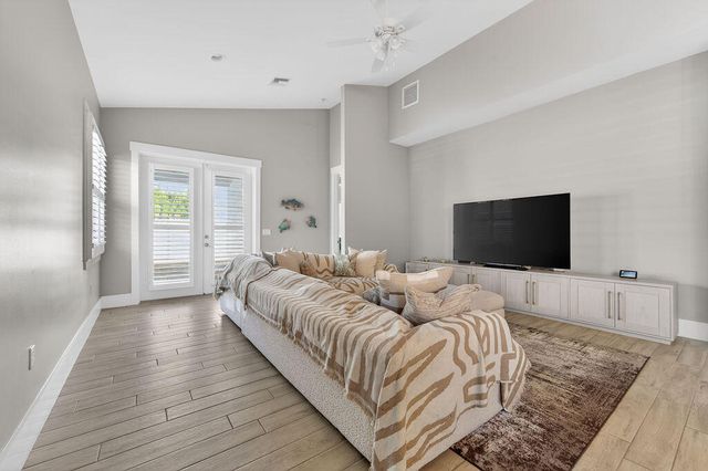 443 SE Dolphin Drive, Stuart, FL 34996