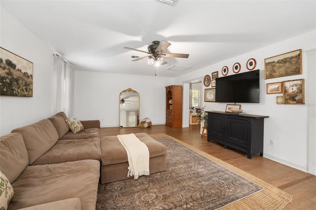 Image 22 of property listing at 2036 SE 8TH STREET, Ocala, FL 34471