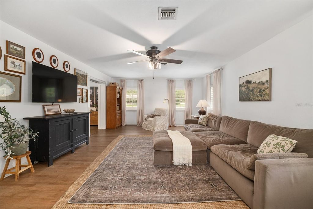 Image 23 of property listing at 2036 SE 8TH STREET, Ocala, FL 34471