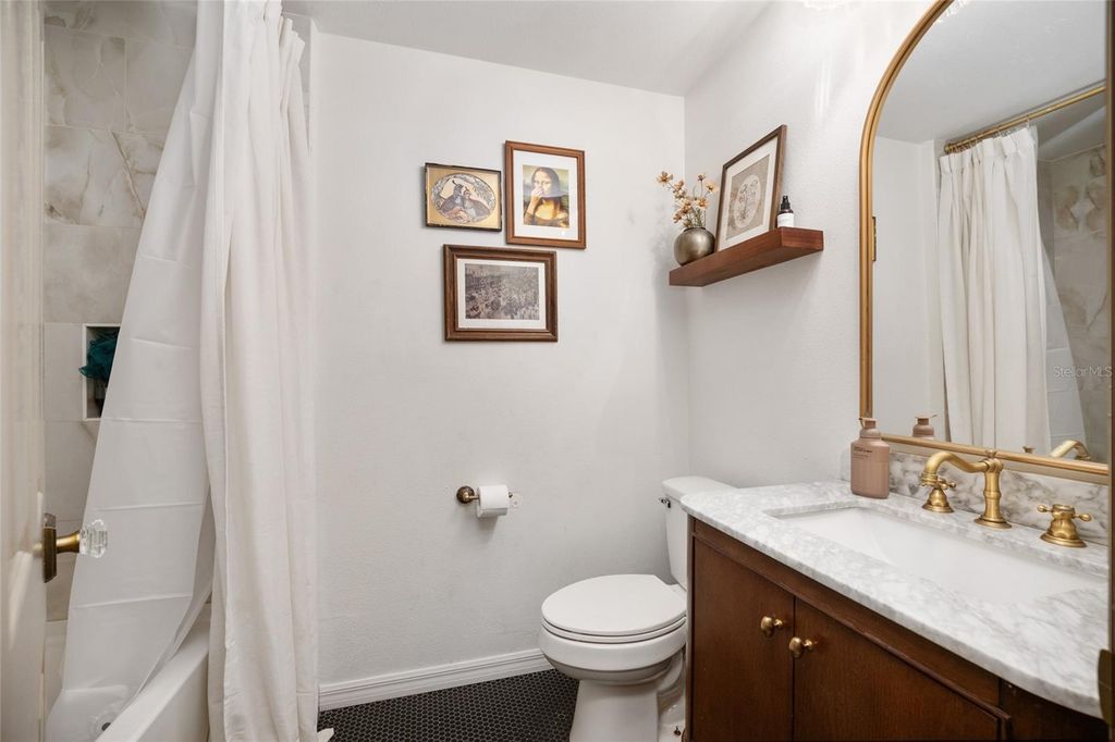 Image 27 of property listing at 2036 SE 8TH STREET, Ocala, FL 34471