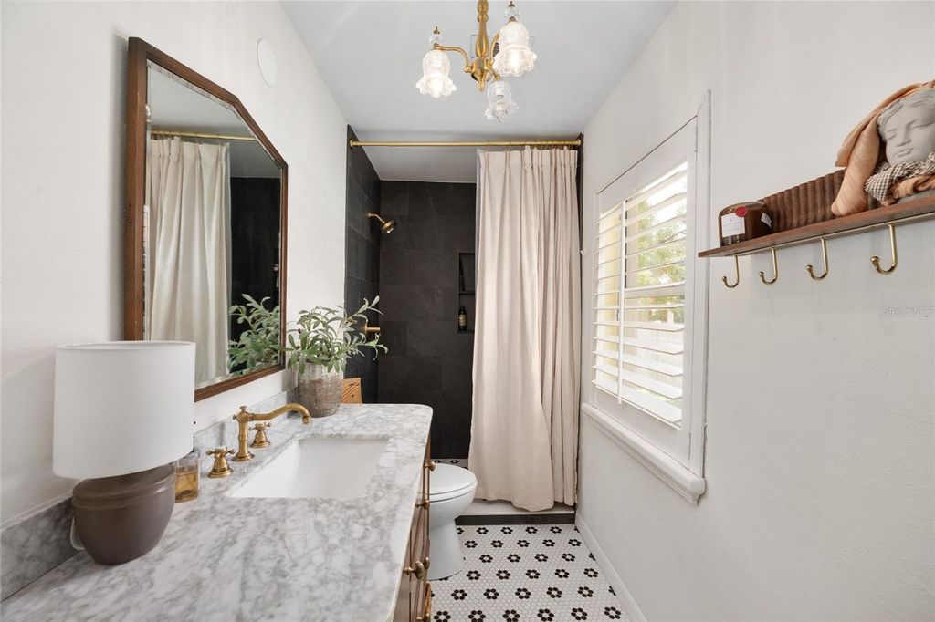 Image 32 of property listing at 2036 SE 8TH STREET, Ocala, FL 34471