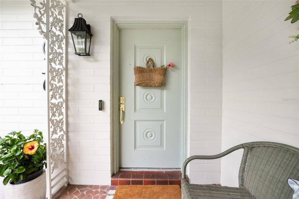Image 5 of property listing at 2036 SE 8TH STREET, Ocala, FL 34471
