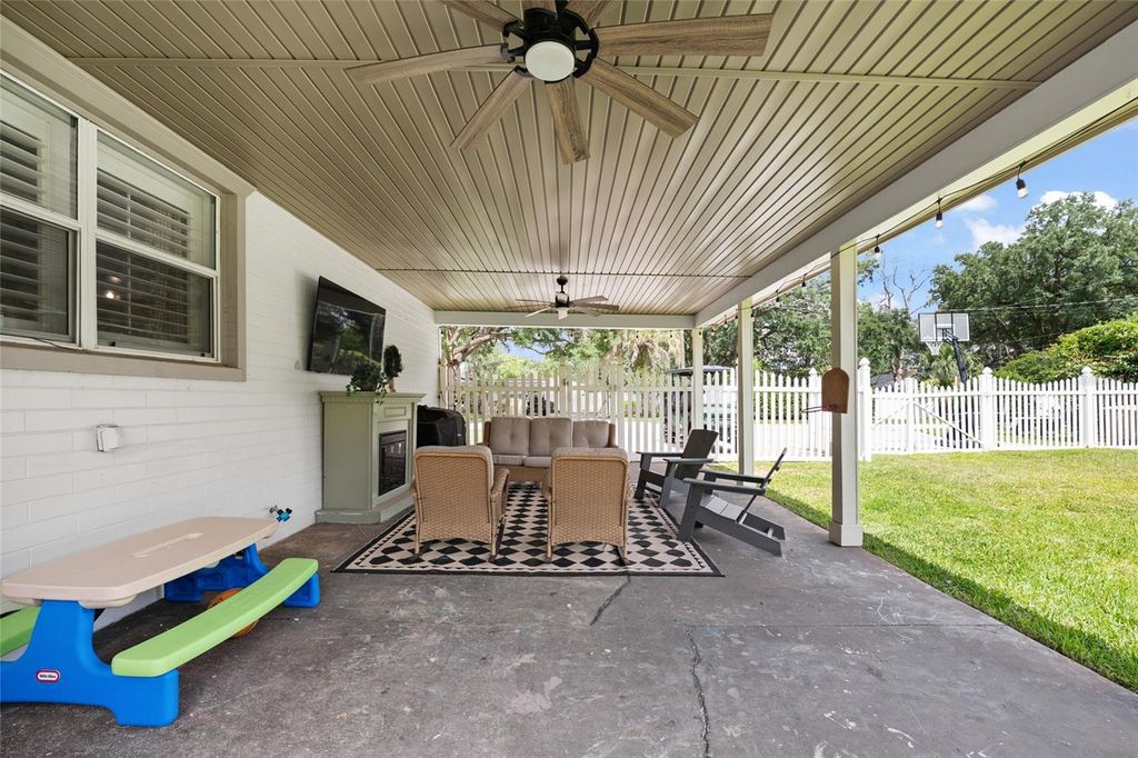 Image 45 of property listing at 2036 SE 8TH STREET, Ocala, FL 34471