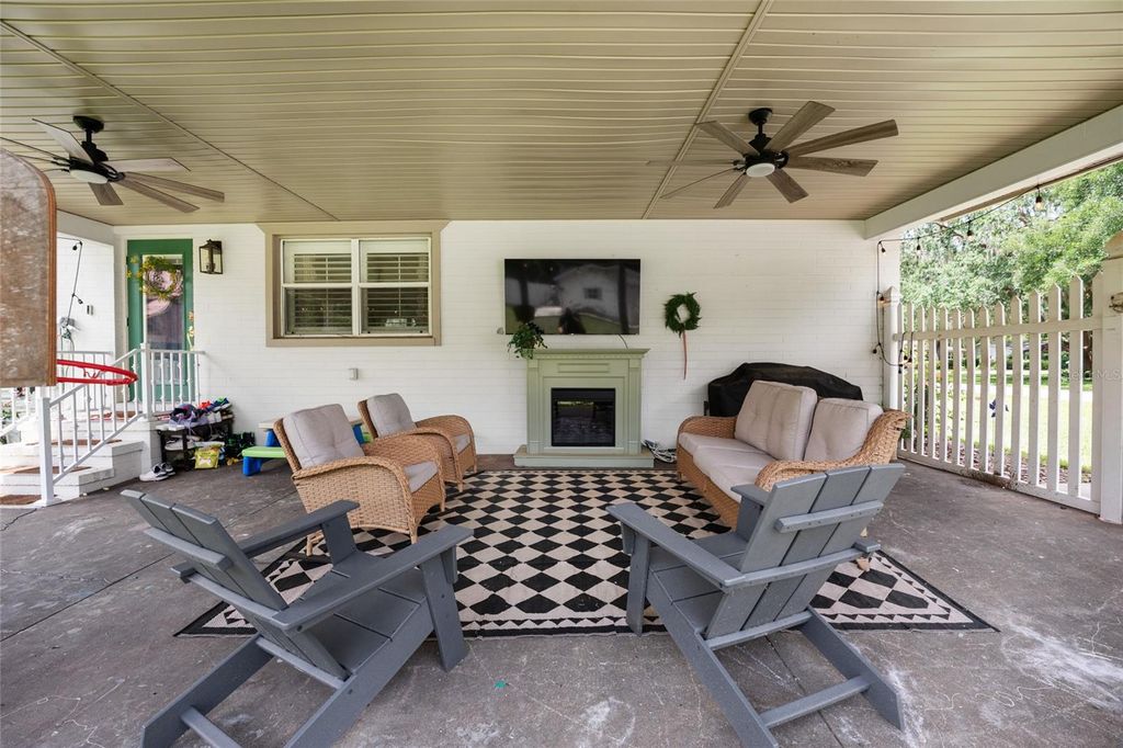 Image 47 of property listing at 2036 SE 8TH STREET, Ocala, FL 34471