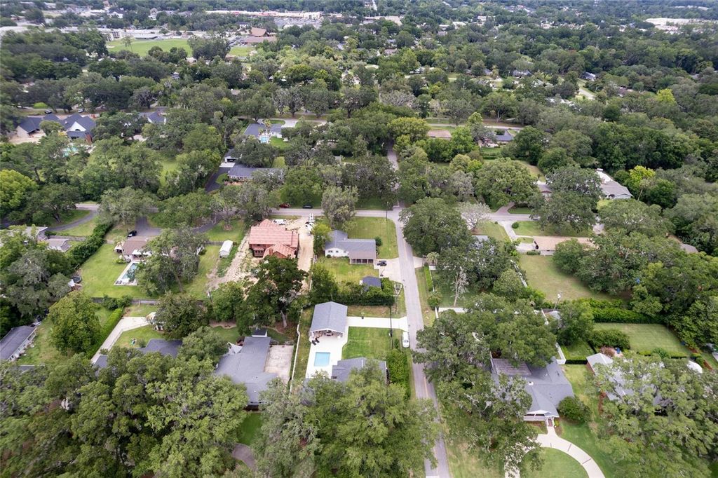 Image 77 of property listing at 2036 SE 8TH STREET, Ocala, FL 34471
