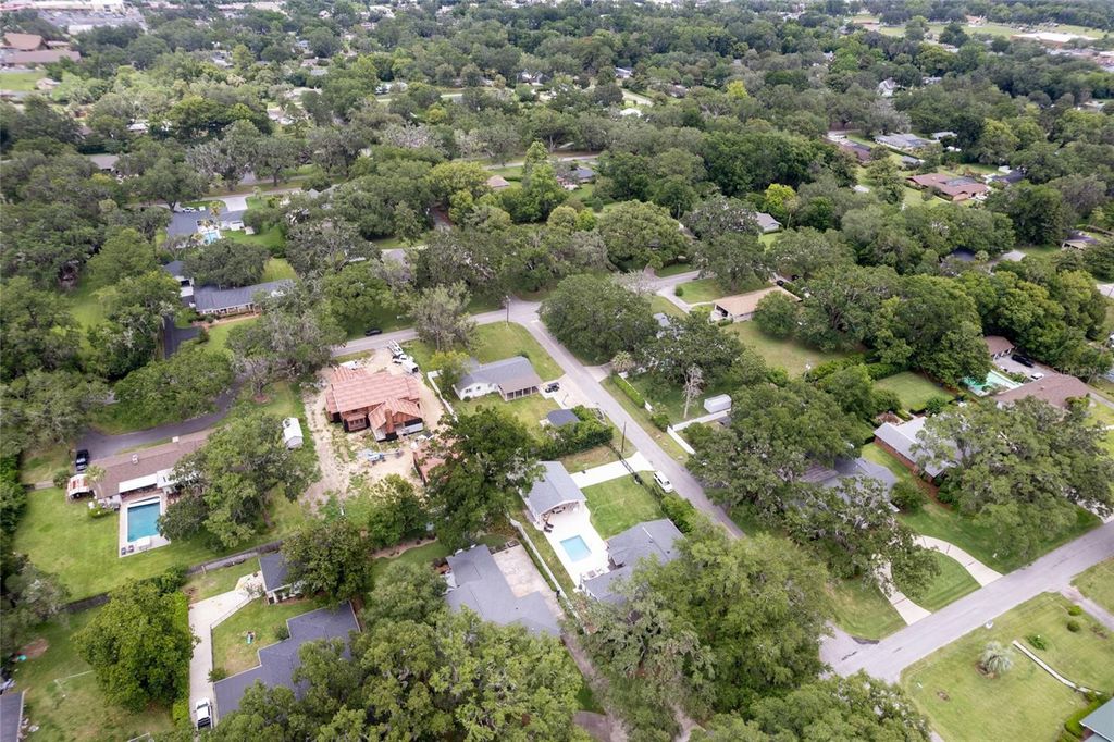 Image 78 of property listing at 2036 SE 8TH STREET, Ocala, FL 34471