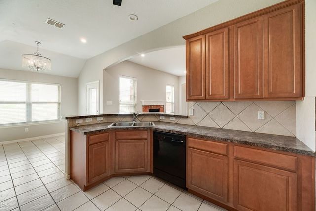 1517 White Willow Lane, Arlington, TX 76002