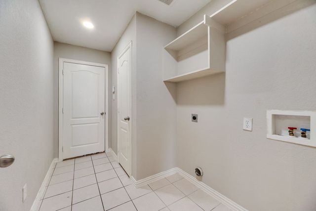 1517 White Willow Lane, Arlington, TX 76002