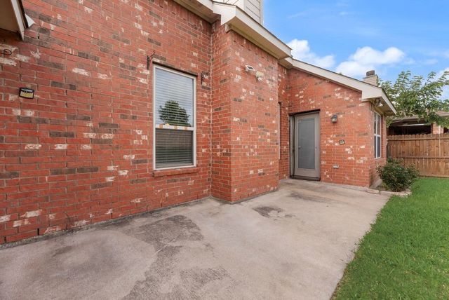 1517 White Willow Lane, Arlington, TX 76002