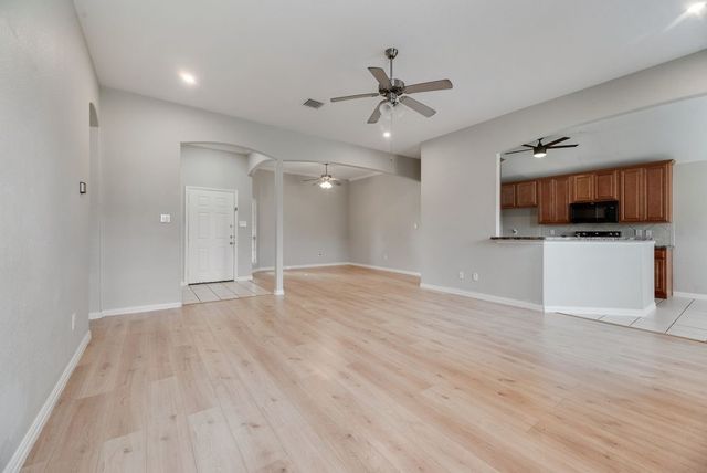 1517 White Willow Lane, Arlington, TX 76002