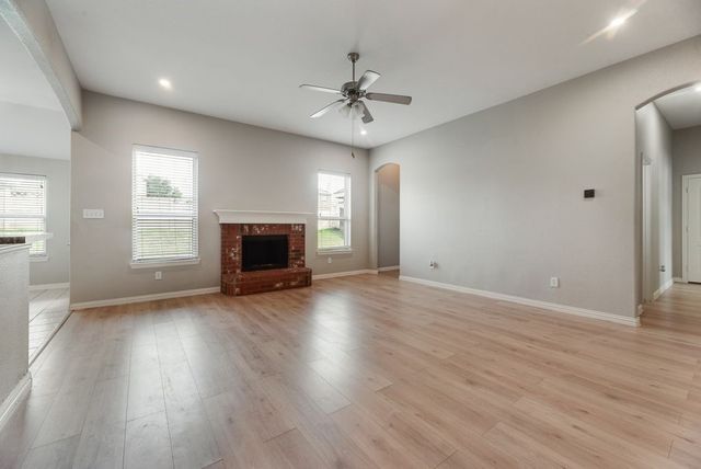 1517 White Willow Lane, Arlington, TX 76002