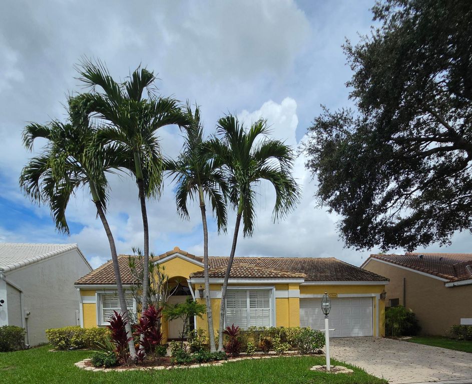 10144 Aspen Way, Palm Beach Gardens, FL 33410