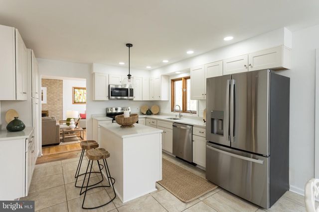 4 COLLINGWOOD GARTH, Phoenix, MD 21131